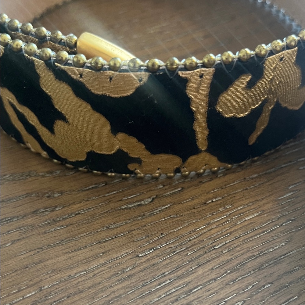 B.B.Simon Italian Leather Gold and Black Patterned Belt Size M - Picture 4 of 10